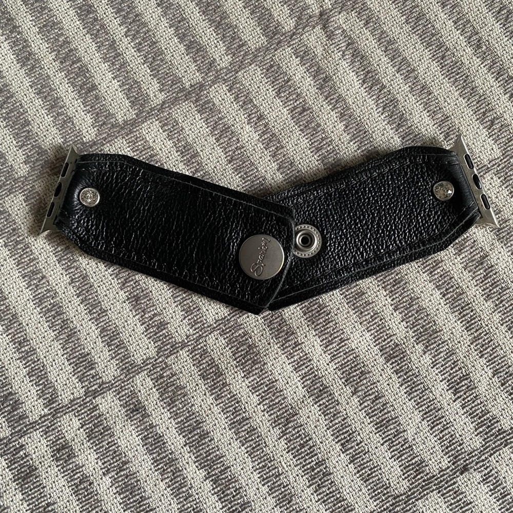 SPARK’L BRAND BOWTIE APPLE WATCHBAND